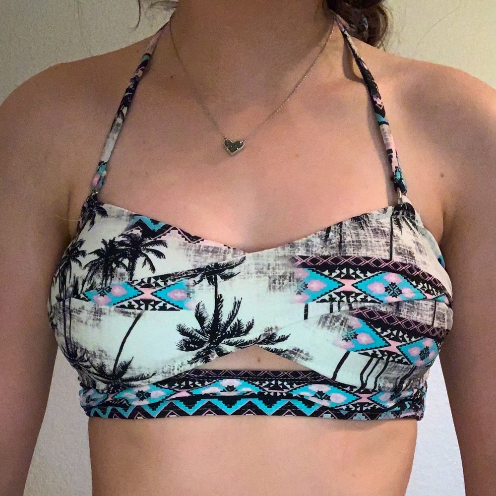 2 Swimsuit Tops